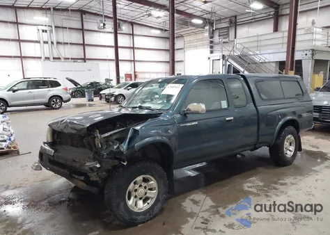 1998 Toyota Tacoma Limited V6 из США, поврежденный, VIN 4TAWN74N7WZ060335